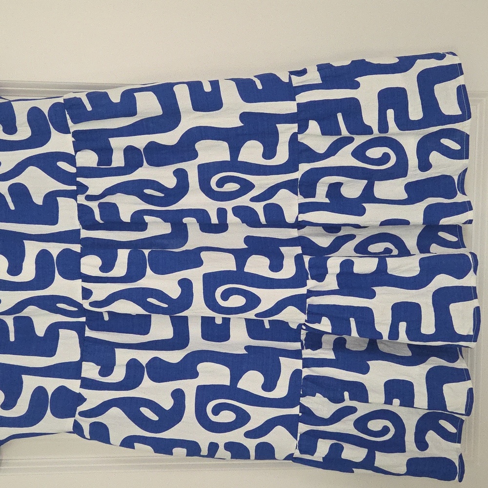 THML adorable Dress In Great Condition. Blue/white Geometric Type Pattern. 💙 - Picture 3 of 12